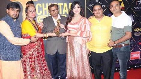Banglore में ATLANTA KAASHHYAP को बेस्‍ट ड्रेस डिजाइनर CHITTARA AWARD से नवाजा गया