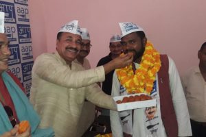 सीपीआई के नेता ने थामा आम आदमी पार्टी का हाथ
