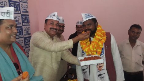 सीपीआई के नेता ने थामा आम आदमी पार्टी का हाथ