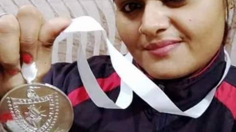 राष्ट्रमंडल वेटलिफ्टिंग चैम्पियनशिप के लिए चुनी गई बिहार के सिवान ज़िले कि बेटी सृष्टि सिंह