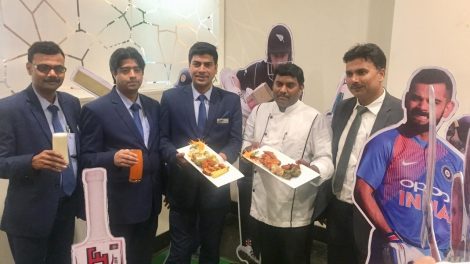 होटल पनाश में क्रिकेट के लाइव स्क्रीनिंग के साथ लें खाने का मजा