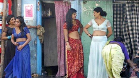 यह है भारत के बदनाम गलियों का सच जहां बिकती है मजबूरियां