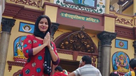पूनम दूबे ने किया श्री पशुपतिनाथ का दर्शन