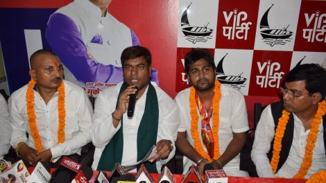 कॉलेज ऑफ कॉमर्स छात्र संघ के अध्यक्ष विकास बॉक्सर हुए वीआपी में शामिल, बने छात्र मोर्चा के प्रदेश अध्यक्ष