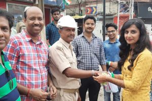 जेनिथ कामर्स एकादमी की छात्राओं ने पुलिसकर्मियों को राखी बांध लिया सुरक्षा का वचन