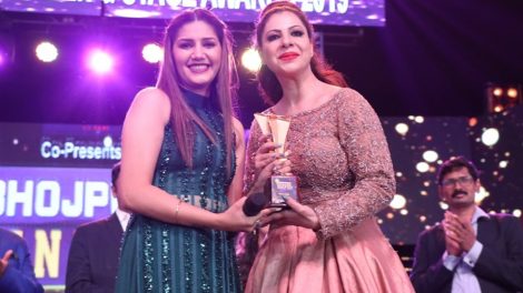 हरियाणवी सेंशेसन सपना चौधरी की मुरीद हुईं बॉलीवुड एक्‍ट्रेस संभावना सेठ, कहा - दिल से थैंक्‍स