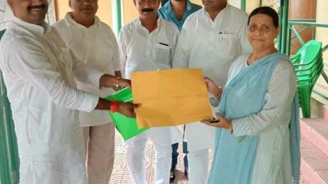 8 माह बनाम 12 साल के नारे के साथ लालटेन की लौ जलाने निकले हैं दरौंदा में उमेश