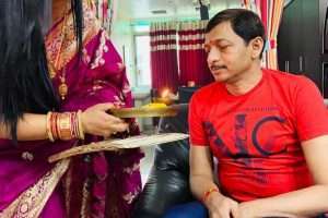 21 साल से वट सावित्री पूजा कर रही श्वेता कुमारी