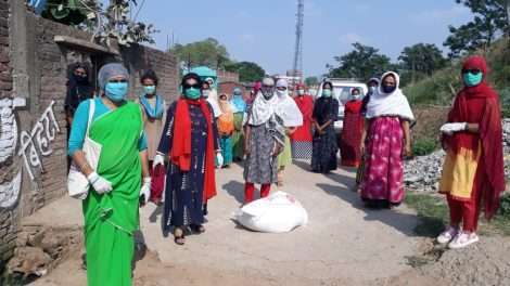 लॉकडाउन में गुम हुयी खुशियों पर बजने वाली किन्नरों की ताली