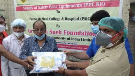 Grameen Sneh Foundation ने PMCH को दिये 2000 PPI Kit, Mask और Sanitizer