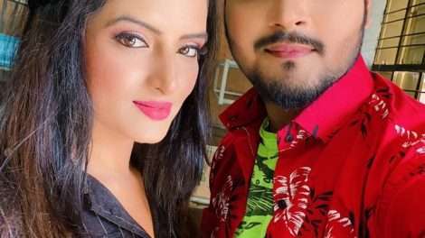 नासीर जमाल की फिल्‍म के सेट पर सोनालिका प्रसाद ने अरविंद अकेला कल्‍लू के साथ सेलिब्रेट किया बर्थडे