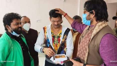 बाबा गोरखनाथ के दरबार में कृष्‍ण कुमार ने मनाया अपना जन्‍मदिन