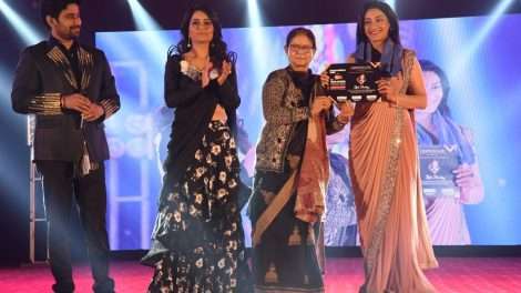 रंगारंग कार्यक्रम के बीच पटना में सम्पन्न हुआ 12th Aadhi Abaddi Women Achievers Award 2020 समारोह