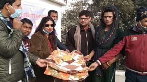 दीदी जी फाउंडेशन ने किन्नर समुदाय के बीच कंबल बांटकर राष्ट्रीय मतदाता दिवस मनाया