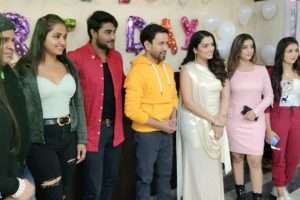 भोजपुरी फिल्‍म ‘जान लेबू का’ के सेट पर धूमधाम से मना जुबली स्‍टार दिनेशलाल यादव निरहुआ का जन्‍मदिन