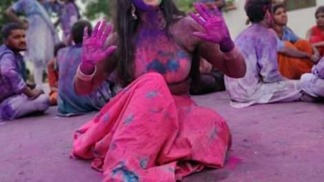 एक बेटी और गर्लफ्रेंड के बीच की कहानी है पारो : पूनम दुबे