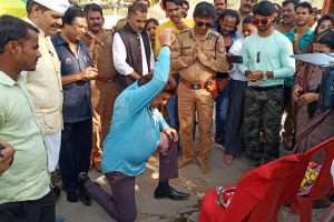 महानायक कुणाल सिंह के हाथों नारियल तोड़कर फिल्म विद्रोही का भव्य मुहूर्त विंध्याचल में सम्पन्न