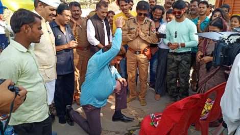 महानायक कुणाल सिंह के हाथों नारियल तोड़कर फिल्म विद्रोही का भव्य मुहूर्त विंध्याचल में सम्पन्न