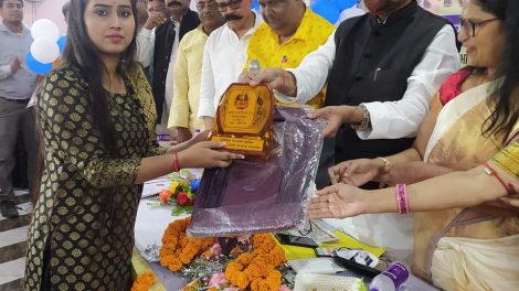 सम्मानित किए गए कोरोना वारियर