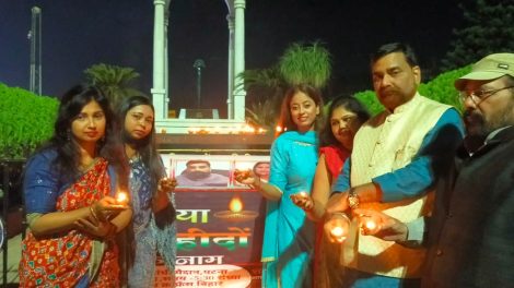 सैनिकों की कुर्बानी को कभी नहीं भूलना चाहिए : राजीव रंजन प्रसाद