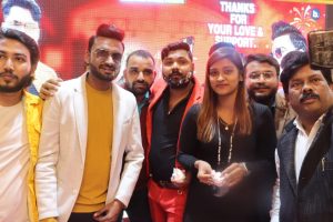 विनय पाण्डेय सानू, आकांक्षा दूबे के गाना "बुलेट पs जीजा" का 100 मिलियन व्यूज का मनाया गया जश्न, देसी स्टार समर सिंह ने बनाया यादगार