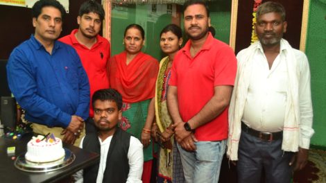 जय गणेश डिजिटल ऑडियो स्टूडियो के 5th वर्षगांठ पूरी टीम ने धूमधाम से मनाया