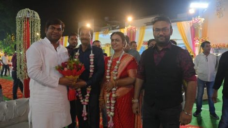 पूर्व केन्द्रीय मंत्री उपेन्द्र कुशवाहा और पूर्व मंत्री मुकेश सहनी ने दिया अभिनेता - निर्माता संजय सिंह की बहन की शादी के सिल्वर जुबली पर बधाई व शुभकामनाएं
