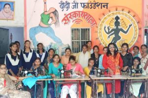 सिलाई-कढ़ाई का प्रशिक्षण प्राप्त कर महिलाएं आर्थिक रूप से होगी मजबूत : डा. नम्रता आनंद