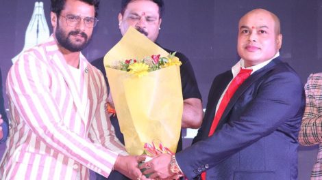 खेसारीलाल और निरहुआ को लेकर दो फिल्मों का निर्माण कर रहे हैं अशोक प्रसाद अभिषेक