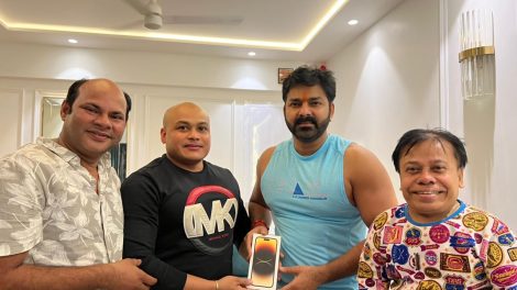 निरहुआ खेसारीलाल के बाद अब पवन सिंह आइव एरा के साथ