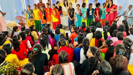 दीदीजी फाउंडेशन ने नारी गुंजन विद्यालय में मनाया दीपावली का त्योहार