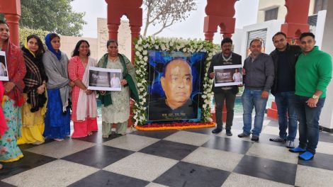 सोशल मीडिया पर वायरल हुआ सिंह साहब द राइजिंग का मोशन पोस्टर