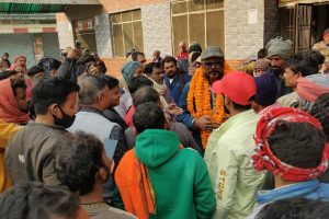 Manoj R Pandey के 'जनता दरबार' के लिए दिखी दीवानगी, फैंस ने चढ़ाया दूध