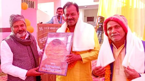 Actor Pappu Tiwari honored in Deoria for good work in society