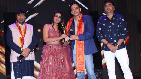 सुदीप पांडे को ग्रीन्स सिनेमा अवार्ड्स में सम्मानित किया गया जहां उन्होंने अपनी आगामी फिल्म "भोजपुरिया दरोगा 2" की घोषणा की।
