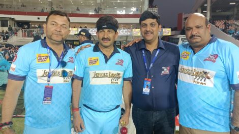 सेलिब्रिटी क्रिकेट लीग में मनोज तिवारी की भोजपुरी दबंग ने बंगाल टाइगर्स 5 विकेट से हराकर सेमीफाइनल में