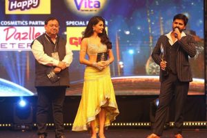 Pawan Singh received 'Best Actor' and 'Best Singer' award in Dubai, congratulations poured in