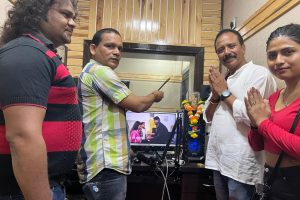 Editing of 'Pyaar Na Mane Haar' by Vineet Tiwari, Sonali Mishra, Dev Singh and BN Tiwari begins in Mumbai