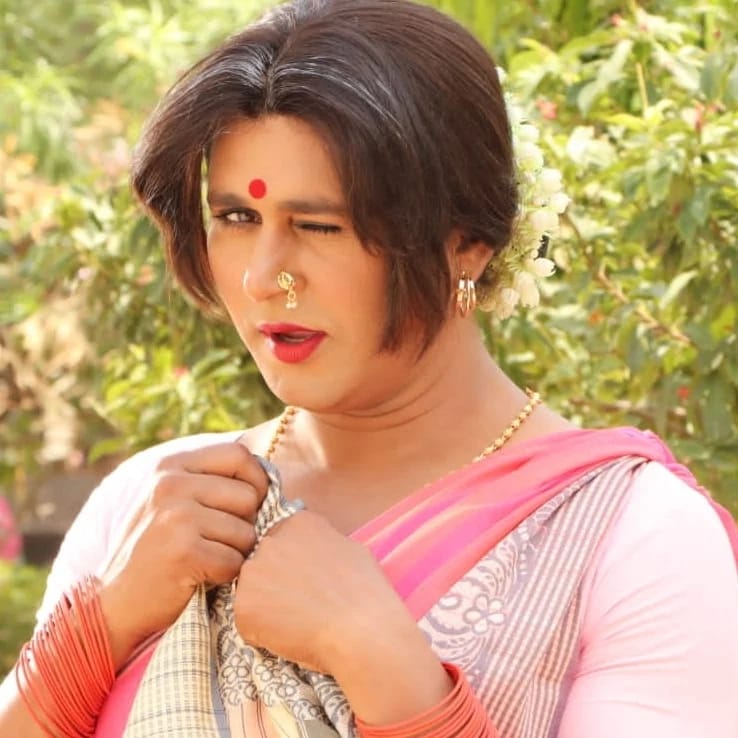 Yash Kumar's aunty look shocked the audience and the Bhojpuri industry