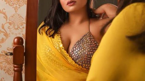 LGBTQ समलगिकता पर अधारित फिल्म 'पाइन कोन' में दिखेंगी Surabhi Tiwari