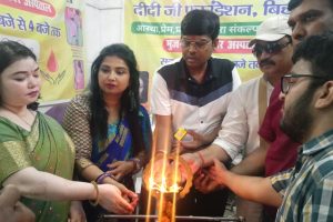 On the third day also, under the joint aegis of Rishabh Kashyap Golu, Sujit Kumar Singh's Jodidiji Foundation and Global Kayastha Conference, the blood donation camp organized received a lot of love, the film 'Mujhse Shaadi Karogi' won hearts
