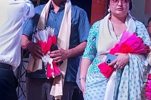आजमगढ़ के सांसद खेल महोत्सव में आनन्द बिहारी यादव को मनोज तिवारी व दिनेश लाल निरहुआ ने सम्मानित किया .!