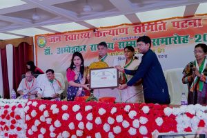 बिहार विधान सभा के अध्यक्ष अवध बिहारी चौधरी ने डा. नम्रता आनंद को किया सम्मानित