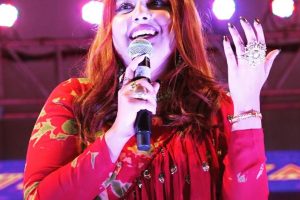 पंजाबी फिल्म "शाटर" में "बूटी शेक" लेकर हाज़िर हुई प्रिया मल्लिक .!