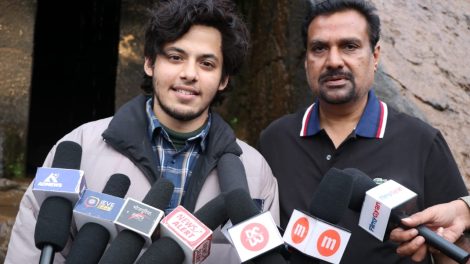 कश्मीर को सभी लोगों ने बस एक पहेली की तरह समझा और इस्तेमाल किया है - दर्शील सफारी ।