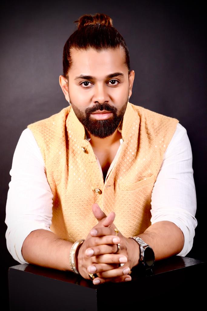 भागलपुर से मुम्बई की असधारण लम्बी यात्रा का परिणाम अब दिखने लगा है - प्रणव वत्स ।