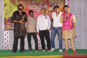 रितेश पांडे की राह पर चले दीपक भोजपुरिया सफल रहा मुंबई में भोजपुरी फिल्मी सितारों का होली मिलन समारोह