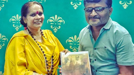 निर्देशक अखिलेश कुमार उपाध्याय ने साध्वी प्राची से की शिष्टाचार भेंट