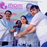 हारून राशिद खान ने ज़ारा खान की मोम फाउंडेशन के निःशुल्क स्वास्थ्य शिविर में पहुचे.